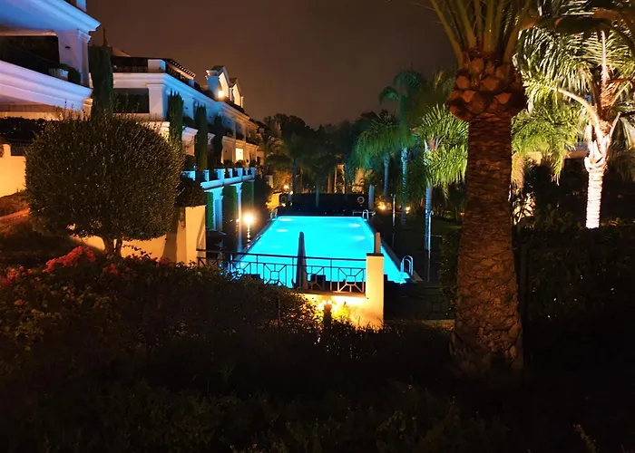 Luxury Apartment Frontal To The Sea In Estepona Doncella Beach
