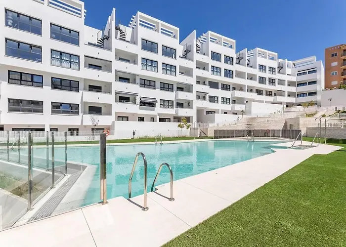New Chic Apartment Walk To Beach Estepona Rdr387