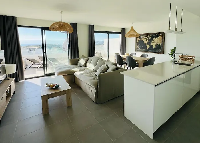 Penthouse Moderne Vue Mer Ideal Pour Sejour En Famille Las Olas Estepona