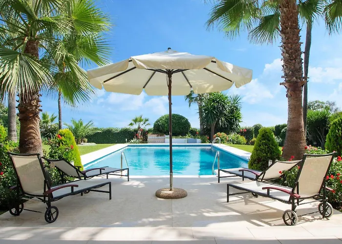 1072 Beachfront El Paraiso Retreat With Pool & Bbq