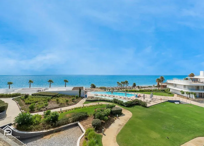 Edge Luxury Beachfront 3Br, 3 Pools, Spa, Gym