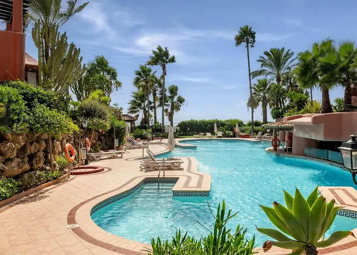 Beachfront Penthouse, Pool Gym