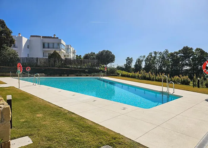 Two Bedroom Apartment In Sunny Golf, Estepona