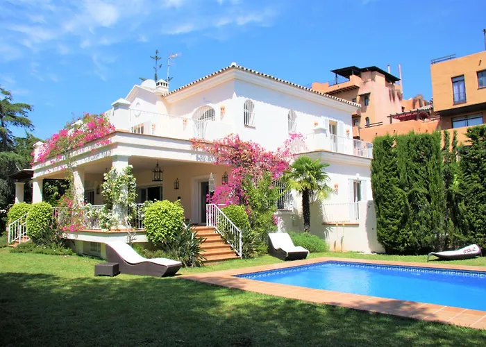 Estepona East Luxury Family Villa Rosa