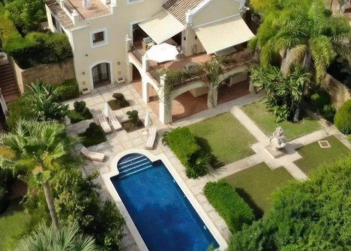 Luxury Stay At Villa Maria In El Paraiso Spain