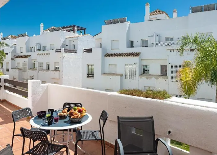 Azure & Green Valle Romano 3Br