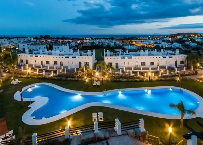 Sunset Golf Resort - With Pool And Parking