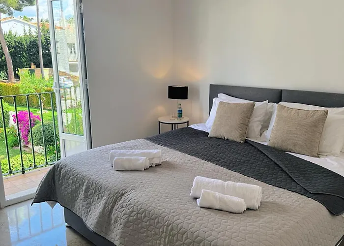 2 Bed Apartment In Benavista Estepona