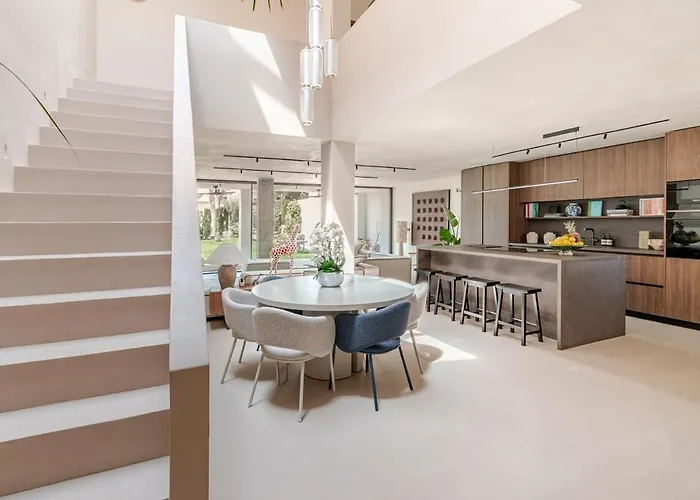 Stunning 4 Bedrooms En-Suite In Marbella