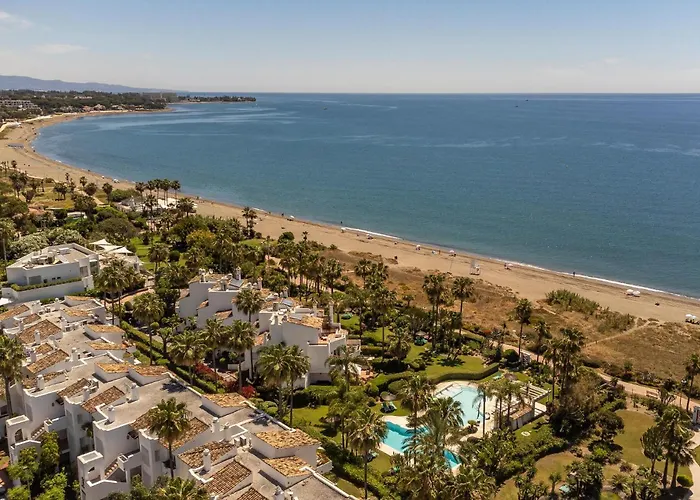 Cozy Apartment In Estepona With Wifi