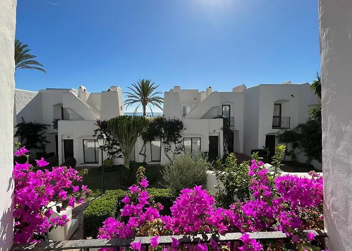 Estepona - Playa - Villa Situada Muy Cerca Del Mar