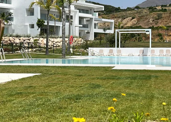 Alcazaba Lagoon Luxury Retreat