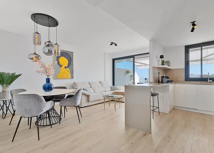 One 80 Within Walking Distance To The Sea