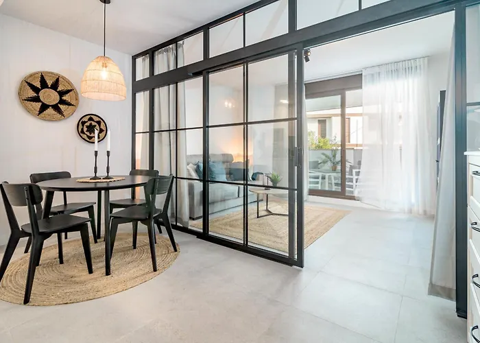 Lmea1.B.B - Modern 1-Bed Flat With Pool Balcony