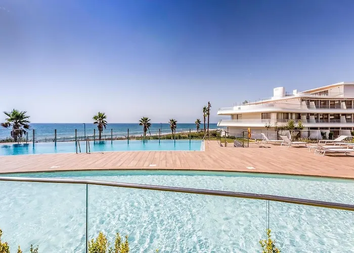 Front Line Beach Apartment In The Edge With Sea Views
