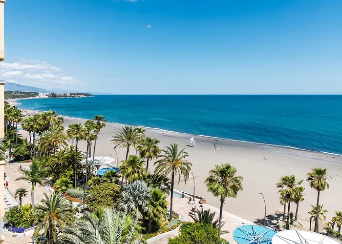 Estepona Paseo Maritimo Primera Linea De Playa