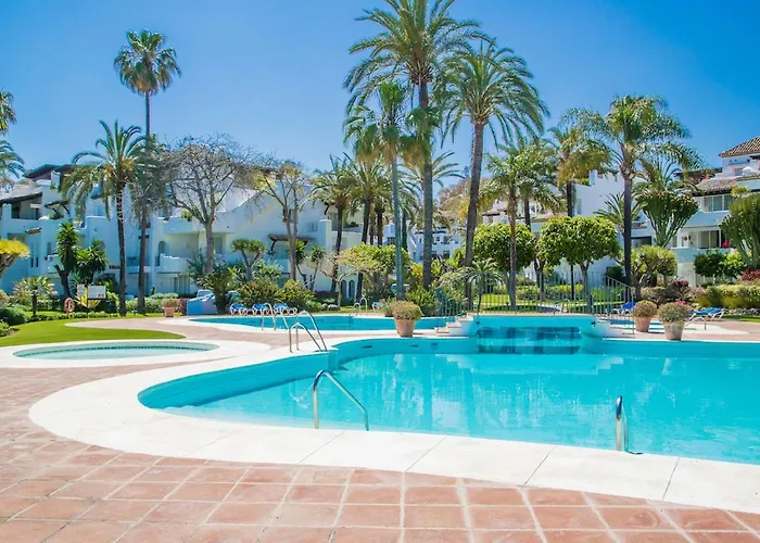 Luxury Duplex Penthouse Alcazaba Beach - Rdr322
