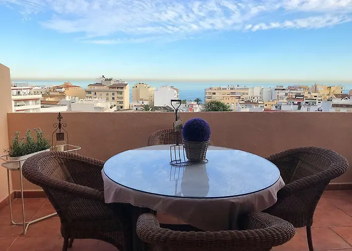 Sub-ático con parking en el centro de Estepona