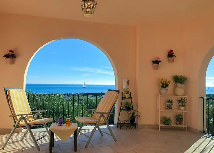 Estepona Seafront Apartment