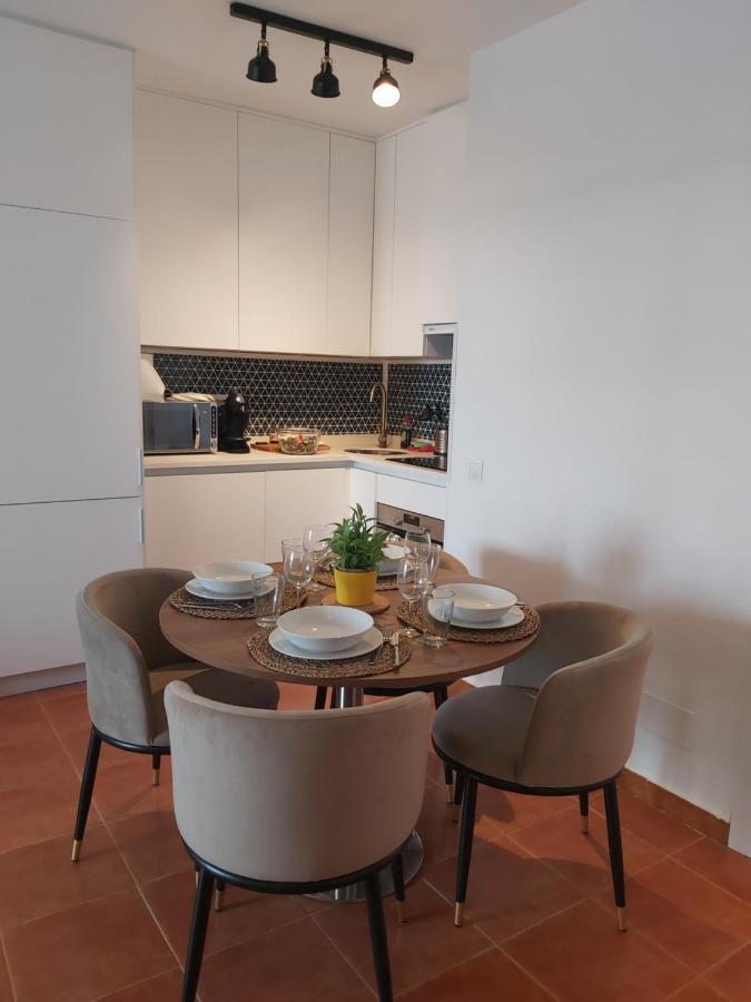 Benamara Gardens, With Pool, 100m From Near Marbella & Apartamento Estepona