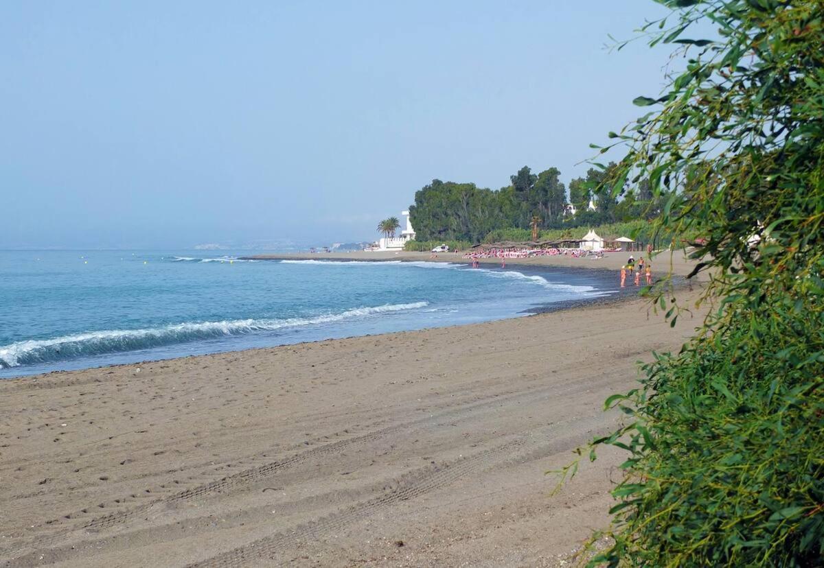 Entre Marbella Y *