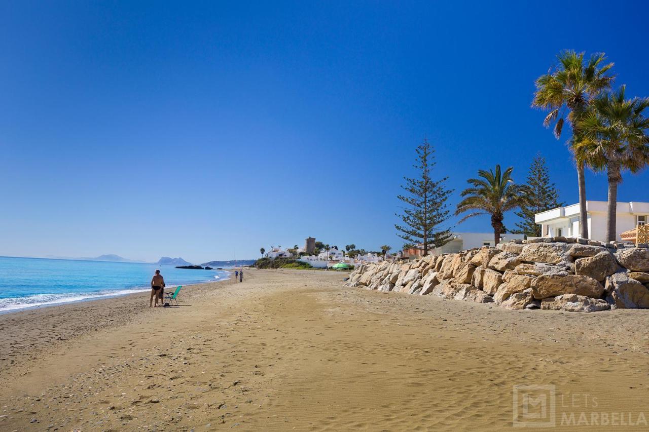 Sunsets - Modern 3-br Beachside *