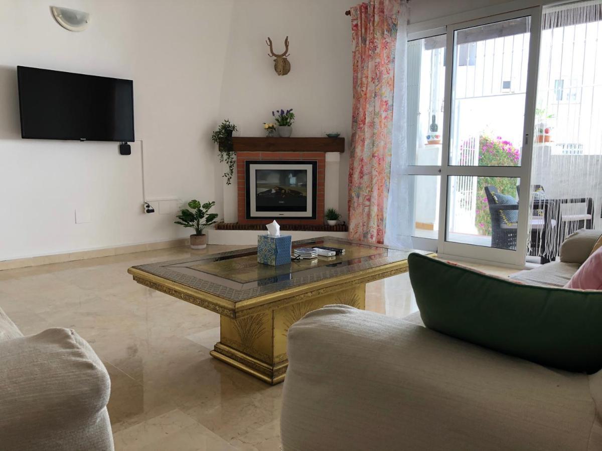Benavista - 2 Bed Town House With Pool Vakantiehuis