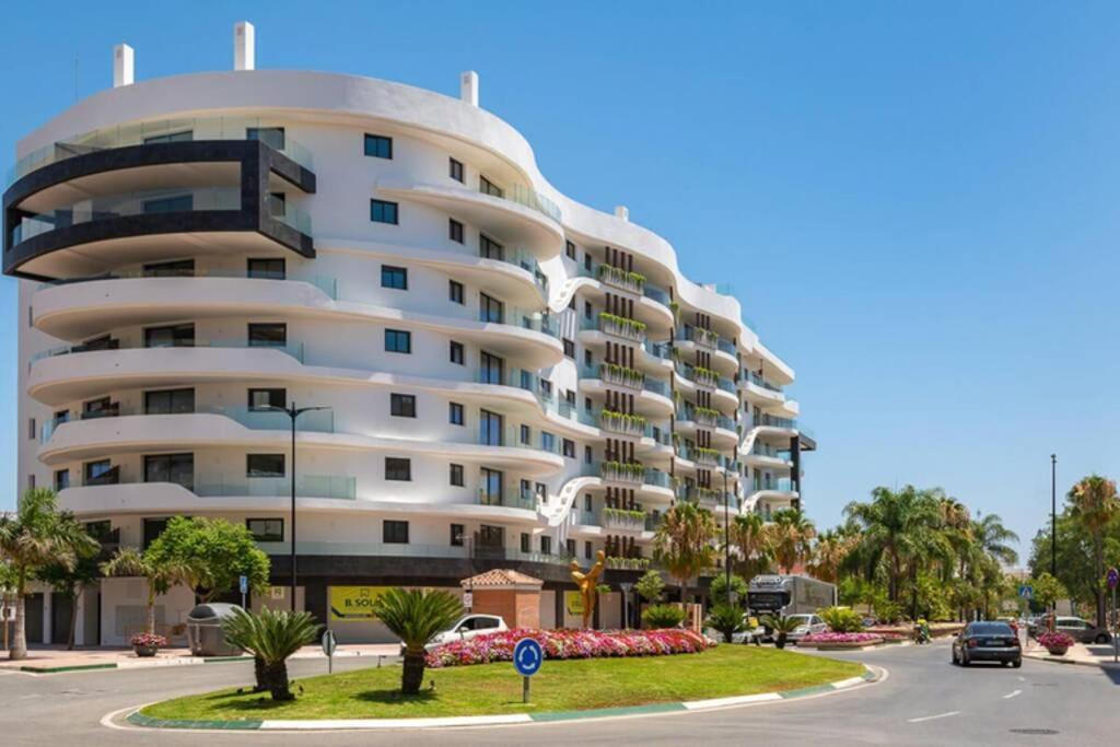 Keywise Family Luxury Infinity & Golf Apartment *