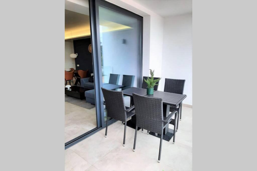 Keywise Family Luxury Infinity & Golf Apartment