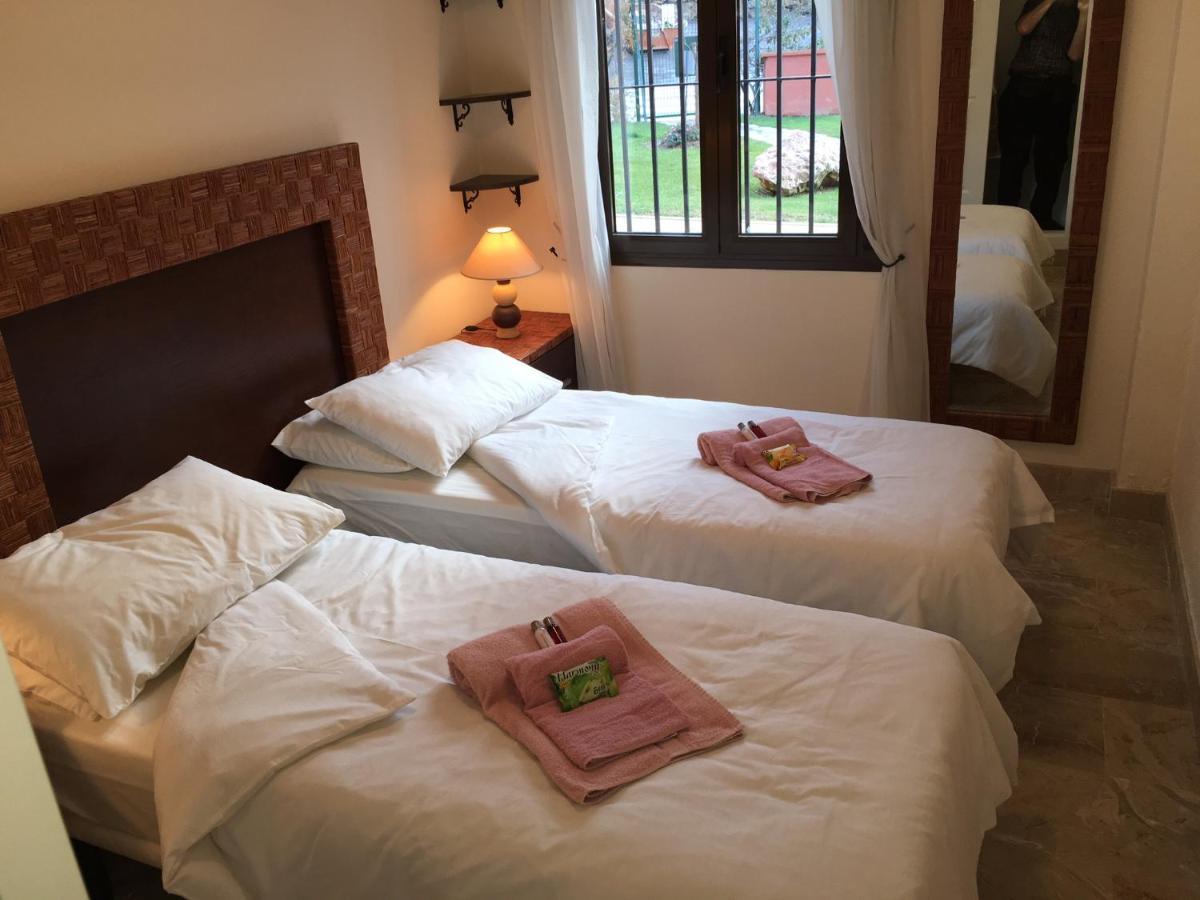 Beautiful 2-bed Bathrooms