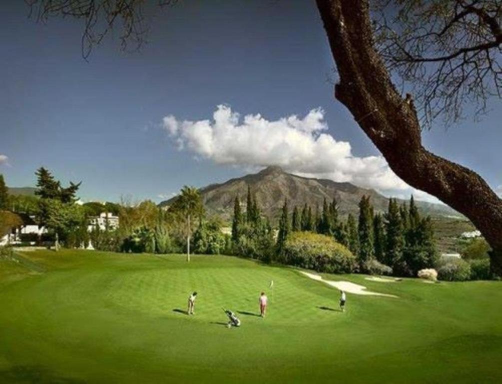Skysea Holidays Banus Estepona