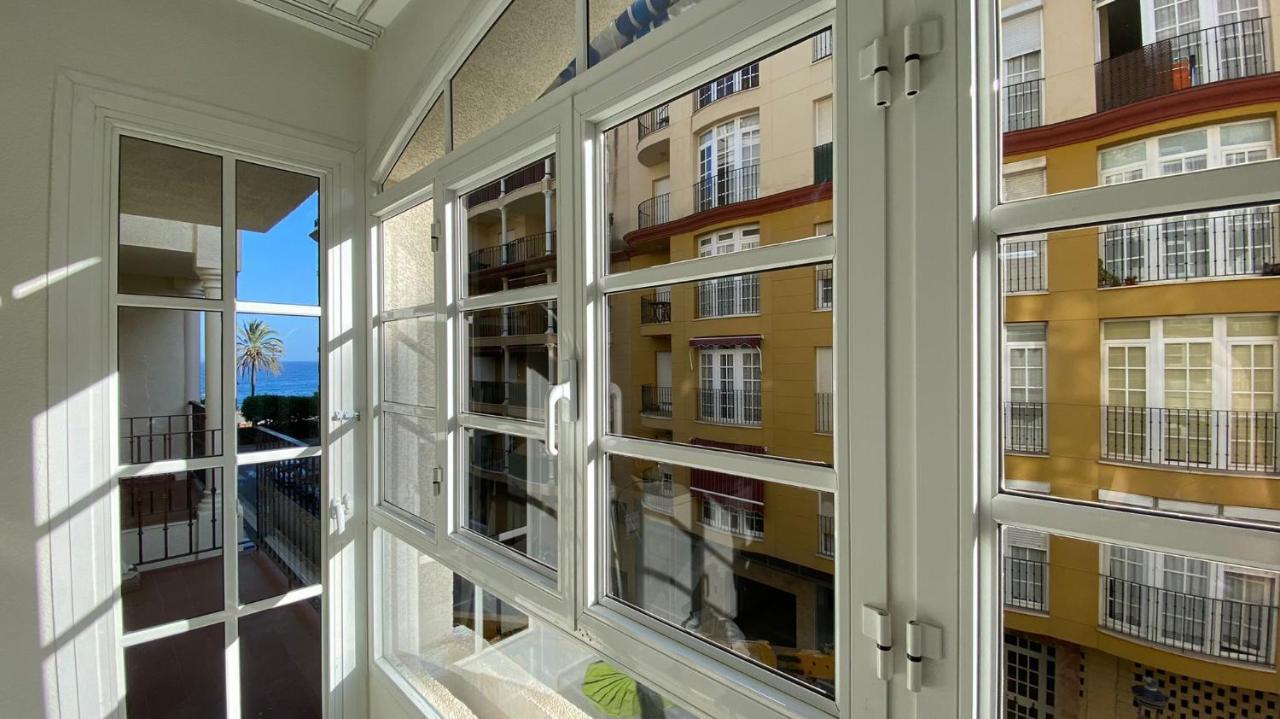 Ikram Front Beach Alboran, Casco Antiguo Apartamento *