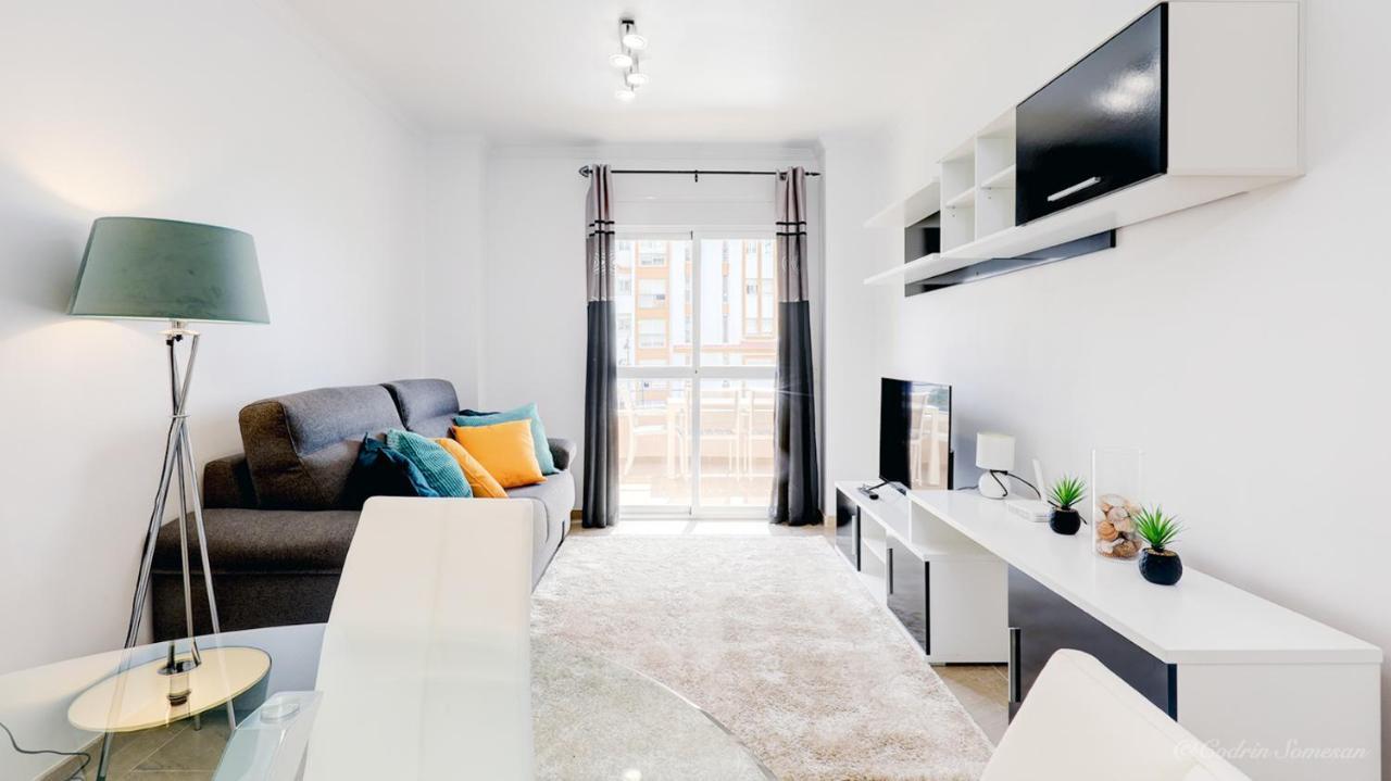 Cozy Overlooking Estepona's Marina! Apartment