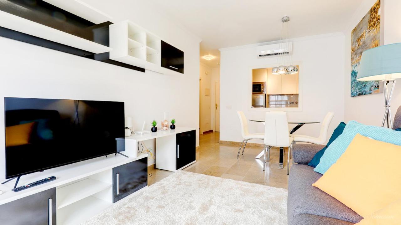 Cozy Overlooking Estepona's Marina! Apartment Estepona