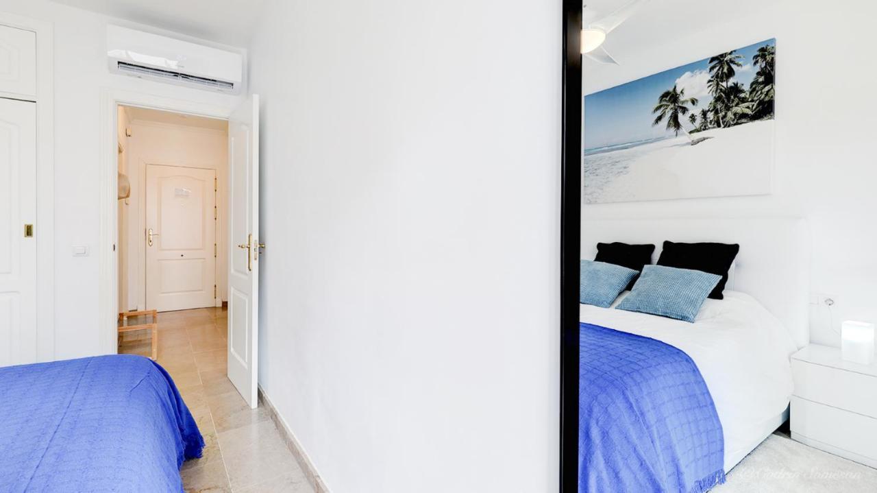 Cozy Overlooking Estepona's Marina! Apartment