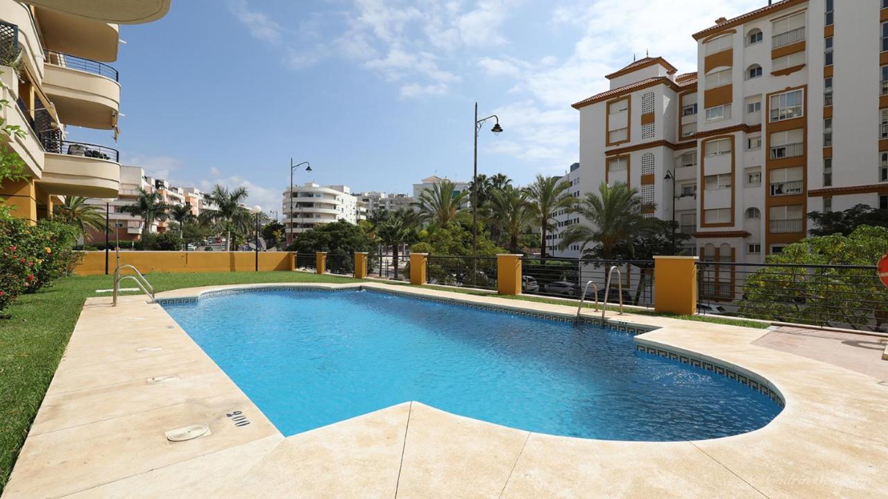 Cozy Overlooking Estepona's Marina! *