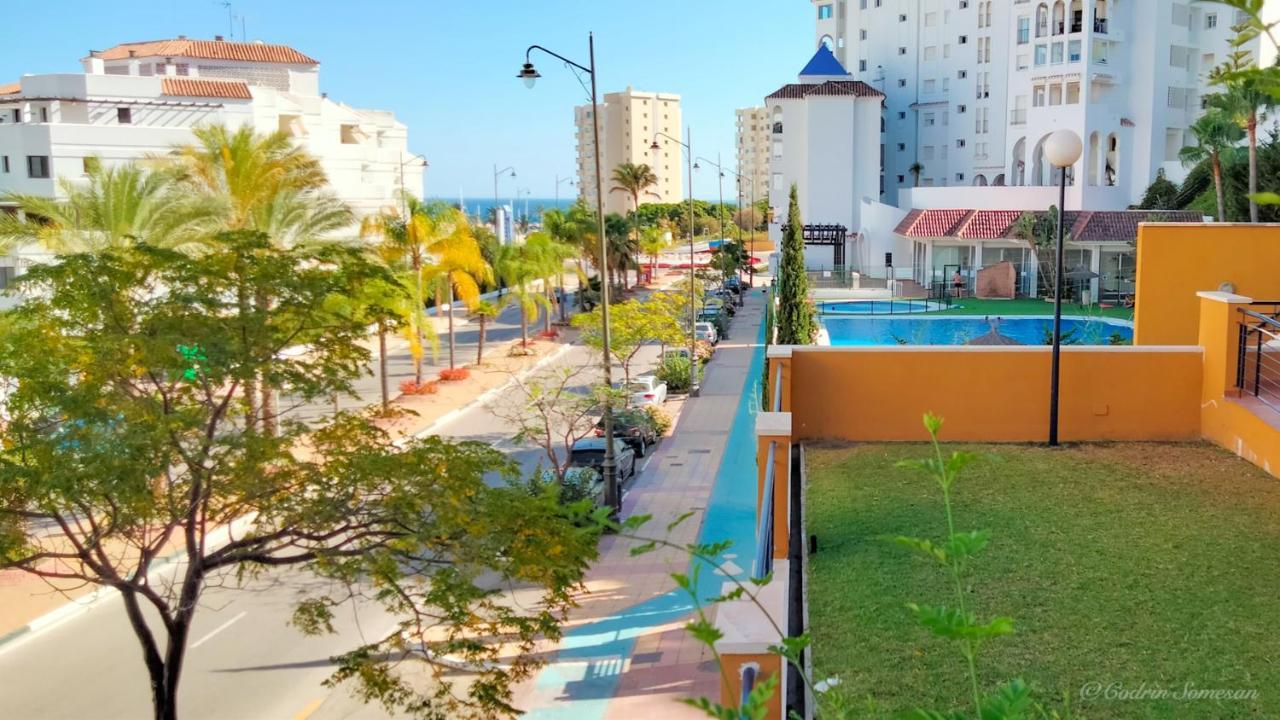 Apartment Cozy Overlooking Estepona's Marina!