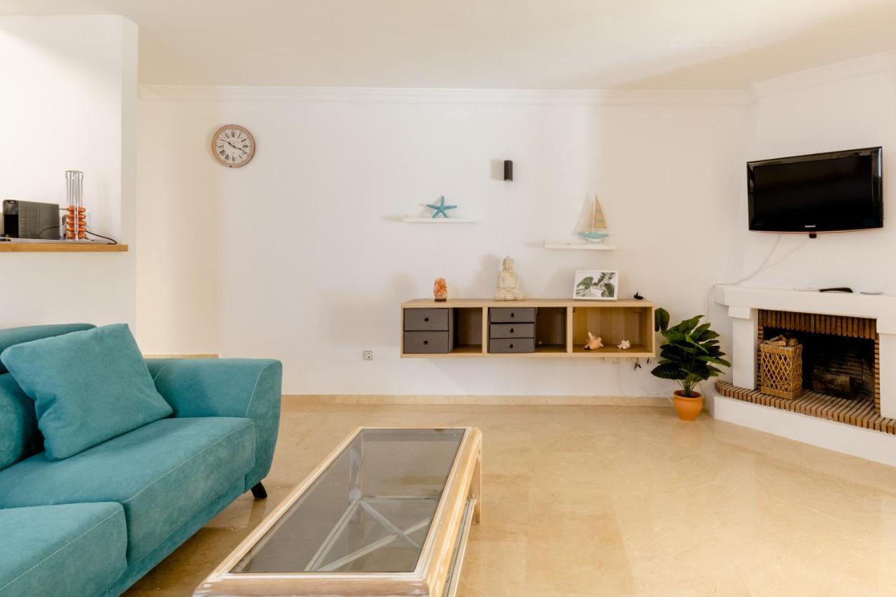 Confortable Urbanizacion El Paraiso Apartment *