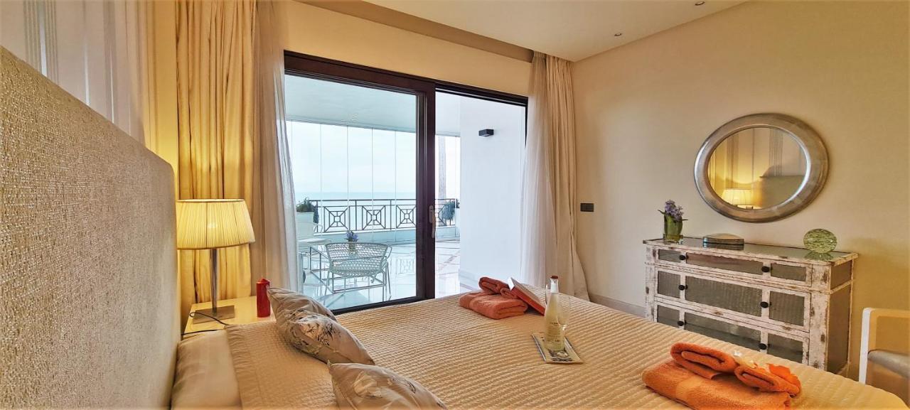Luxury Frontal In Doncella Estepona