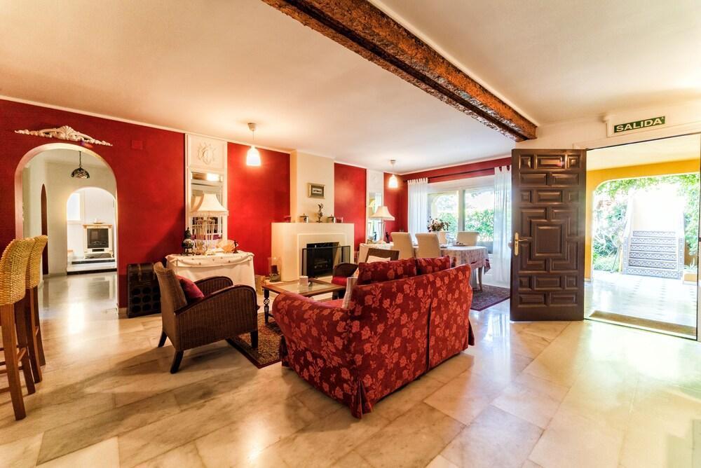 Family Hotel Al- Ana Marbella Hotel 3*