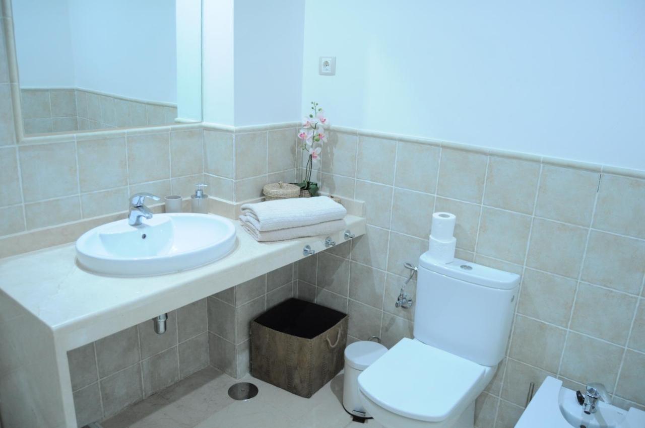 Precioso Con Jardin Y Piscina Comunitaria Estepona