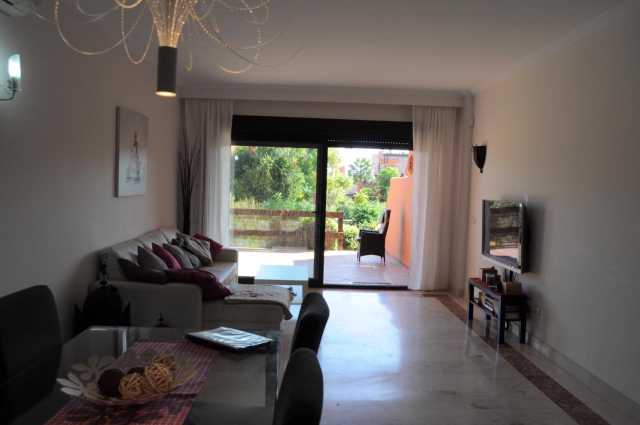 Precioso Con Jardin Y Piscina Comunitaria Apartment
