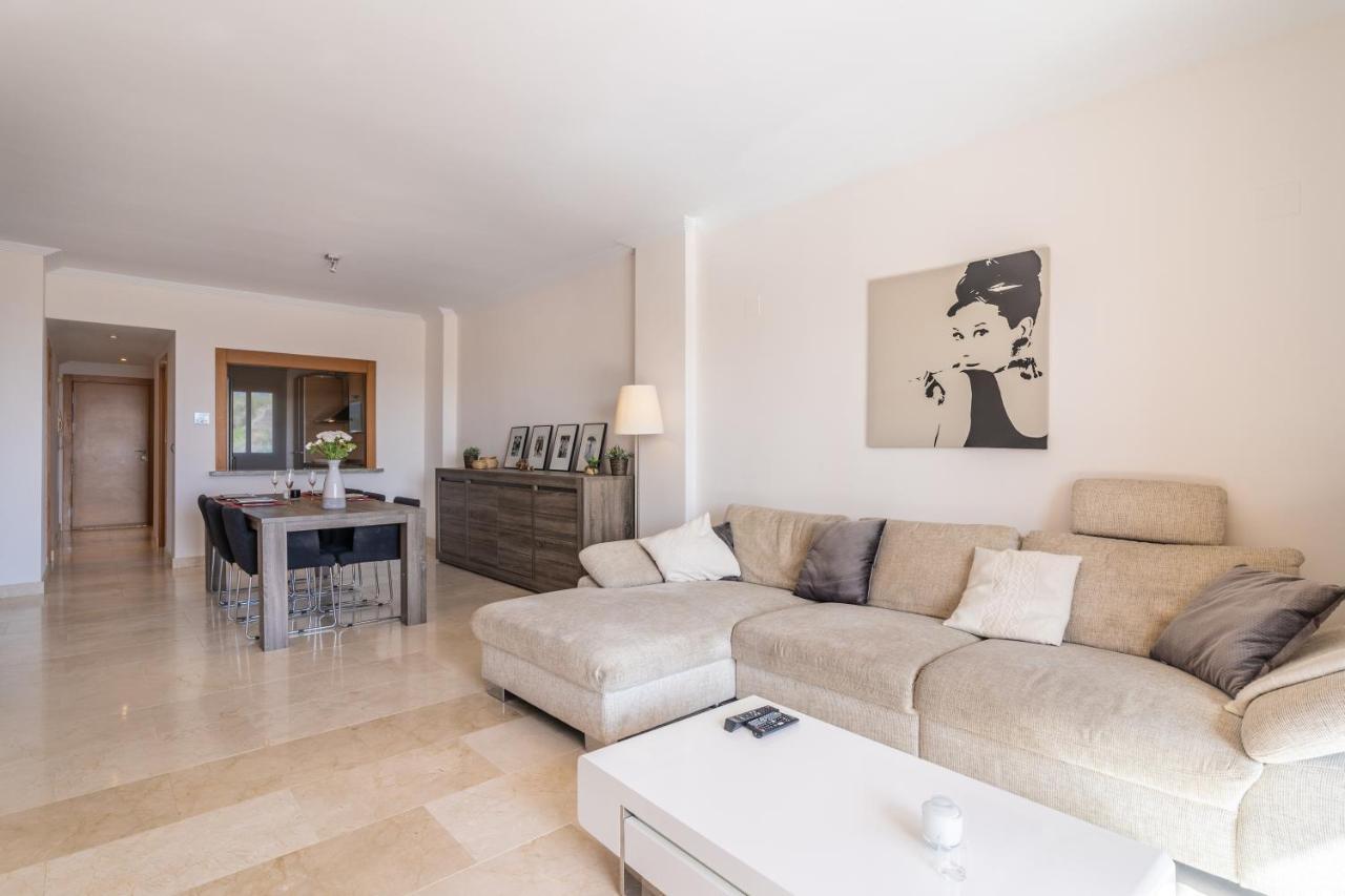 In With Sea View Holiday home Estepona