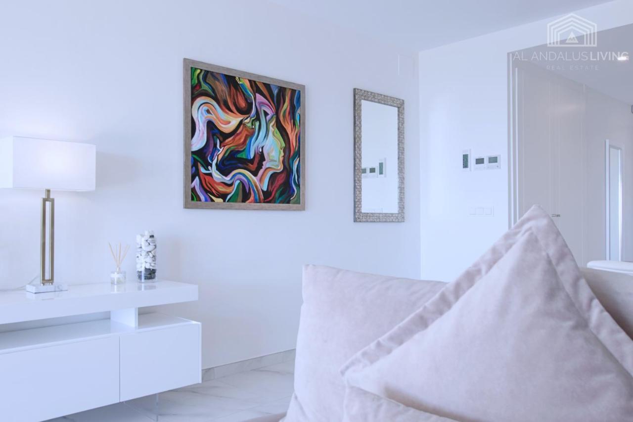Contemporary 8 Min To Puerto Banus Estepona