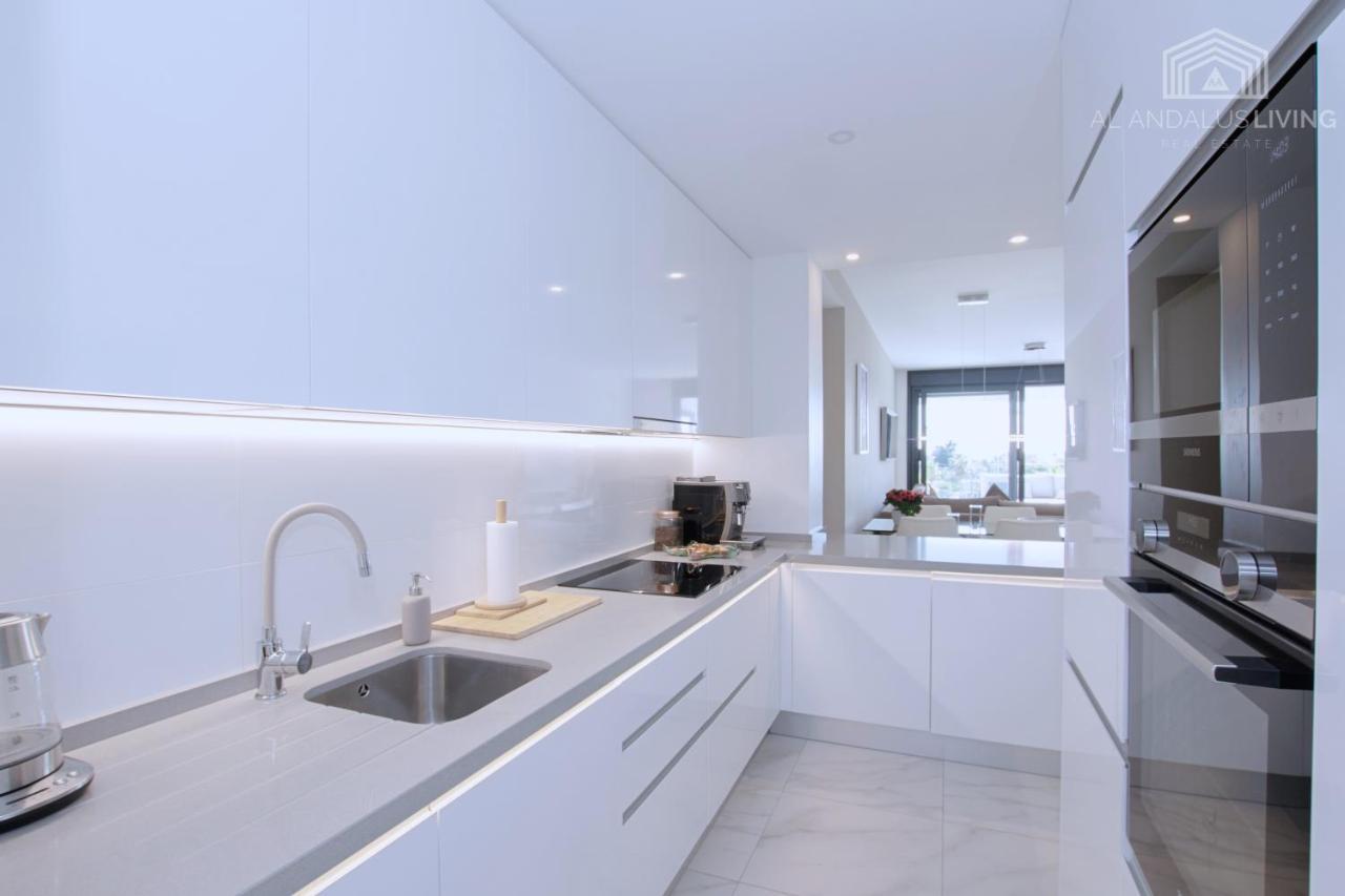 Contemporary 8 Min To Puerto Banus * Estepona