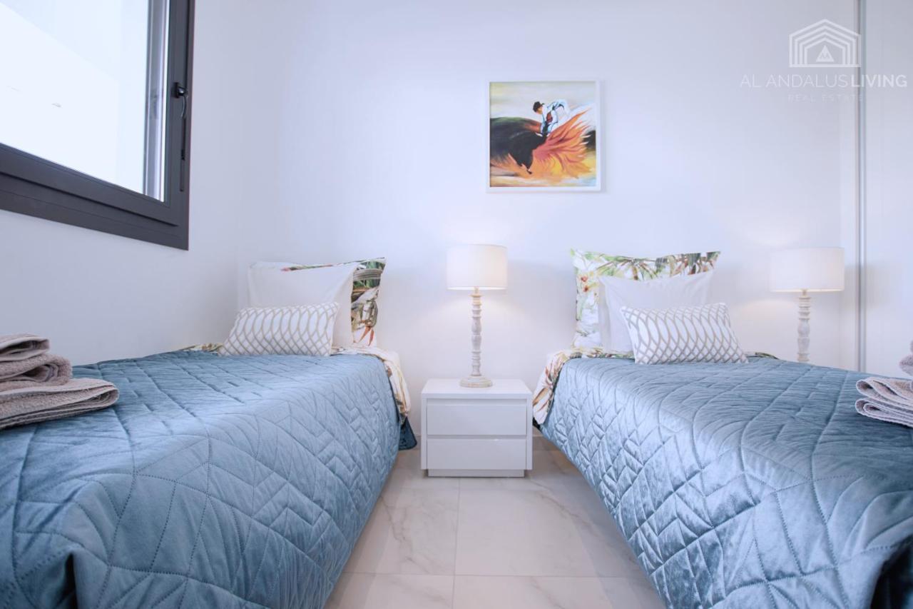 Contemporary 8 Min To Puerto Banus Estepona