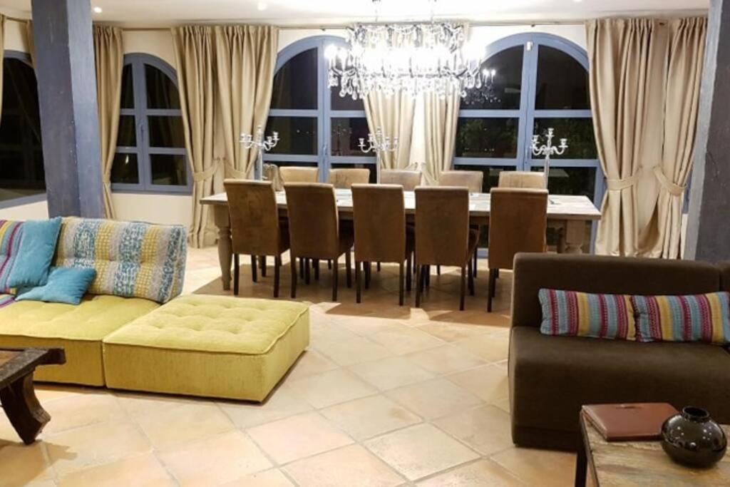 Amazing To Rent At - Near Beaches Villa *