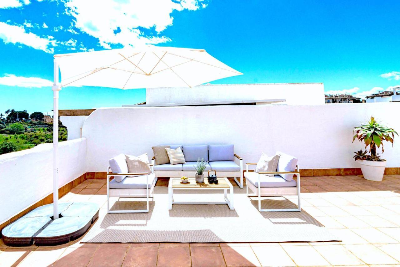 Apartment Penthouse With 250 Sqm Roof Terrace Near The Estepona