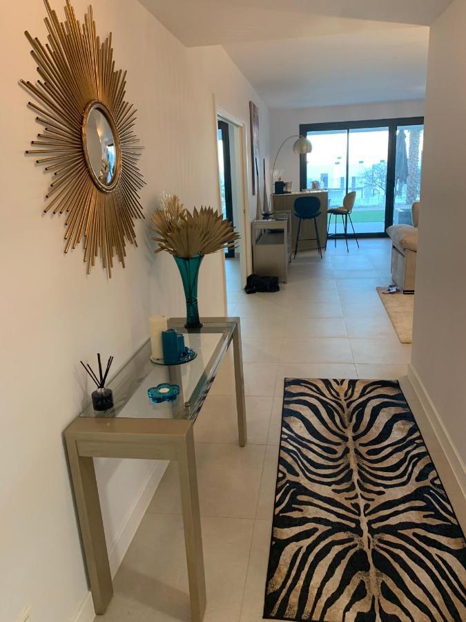 Apartment Casa Casu: Beachfront With Sea Views And Dual Pools Estepona