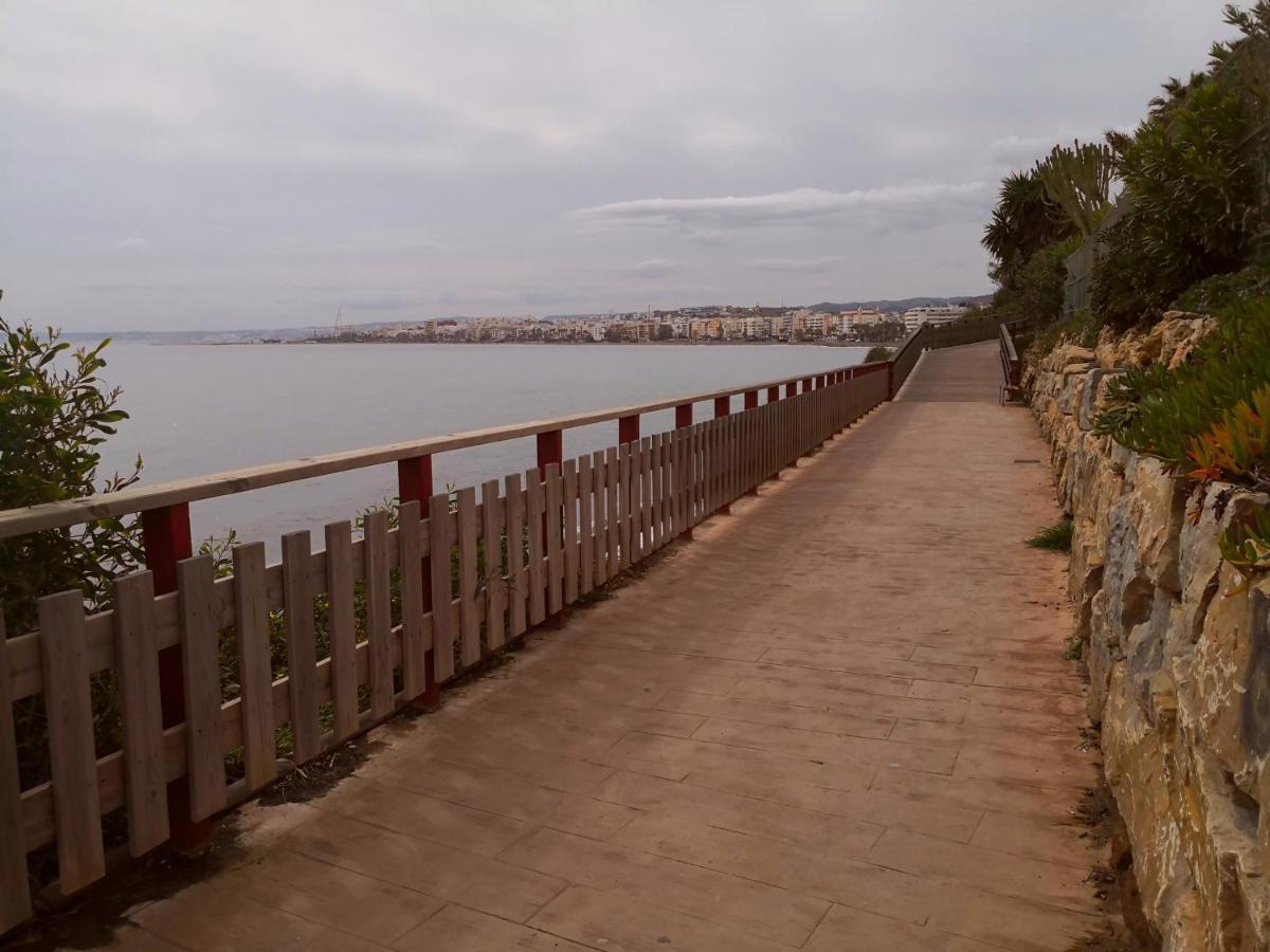 Sea Breeze Apartment *